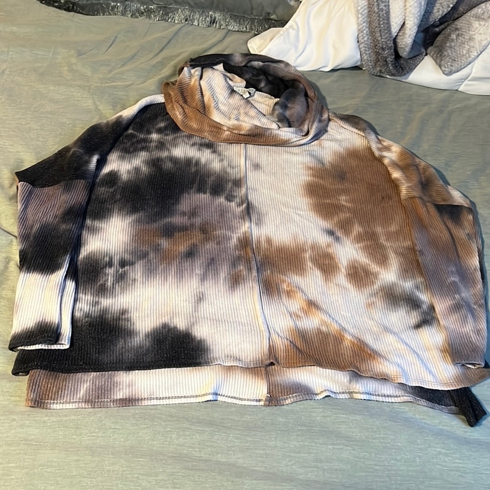 Loose fitted long sleeve loose shirt with loose neck scarf